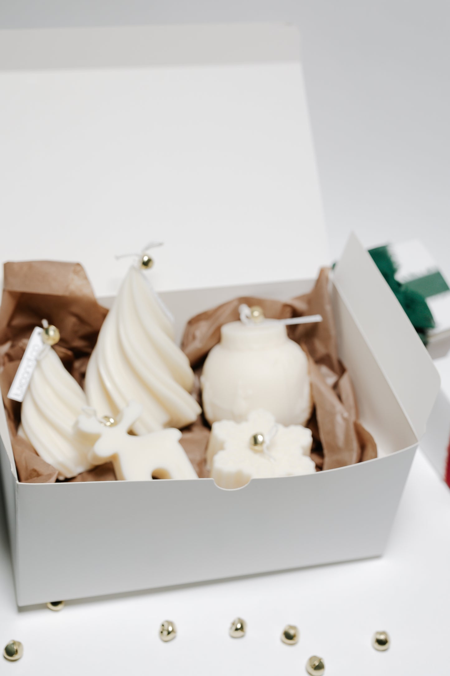 CHRISTMAS SPECIAL Decorative Candle 5 Piece Gift Set