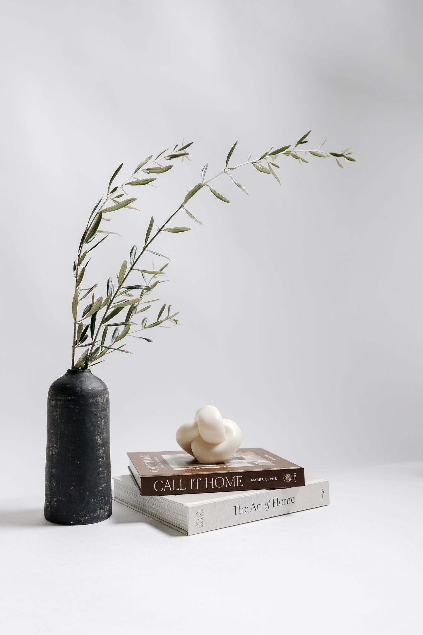 INFINITY KNOT Decorative Candle