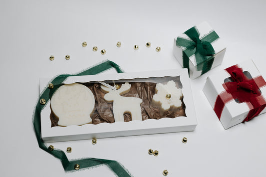CHRISTMAS SPECIAL Decorative Candle 3 Piece Gift Set