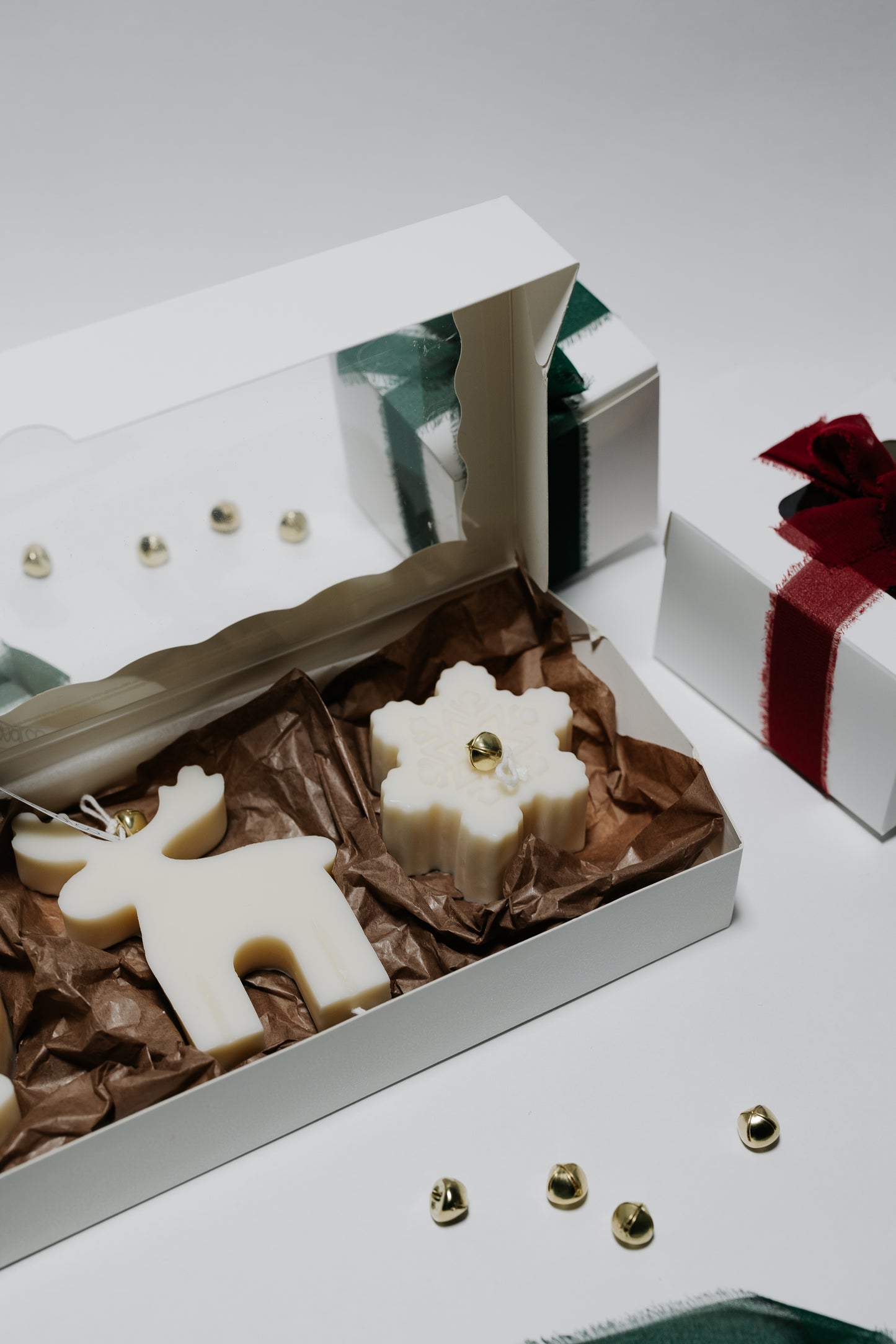 CHRISTMAS SPECIAL Decorative Candle 3 Piece Gift Set