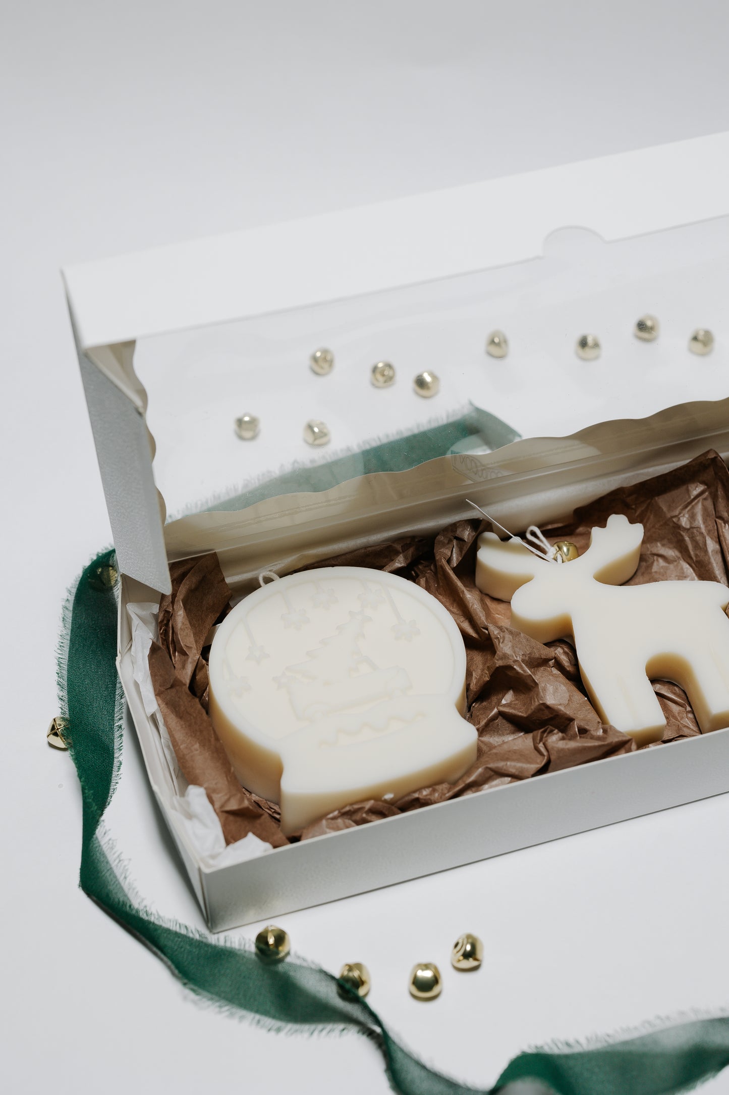 CHRISTMAS SPECIAL Decorative Candle 3 Piece Gift Set